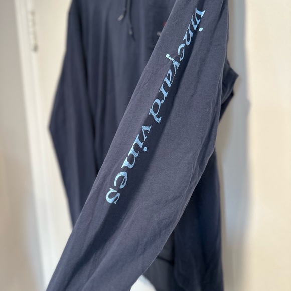 Vineyard Vines Sz: XL Gray Long Sleeve American Flag Whale Logo Top w/Pocket. - Picture 9 of 11